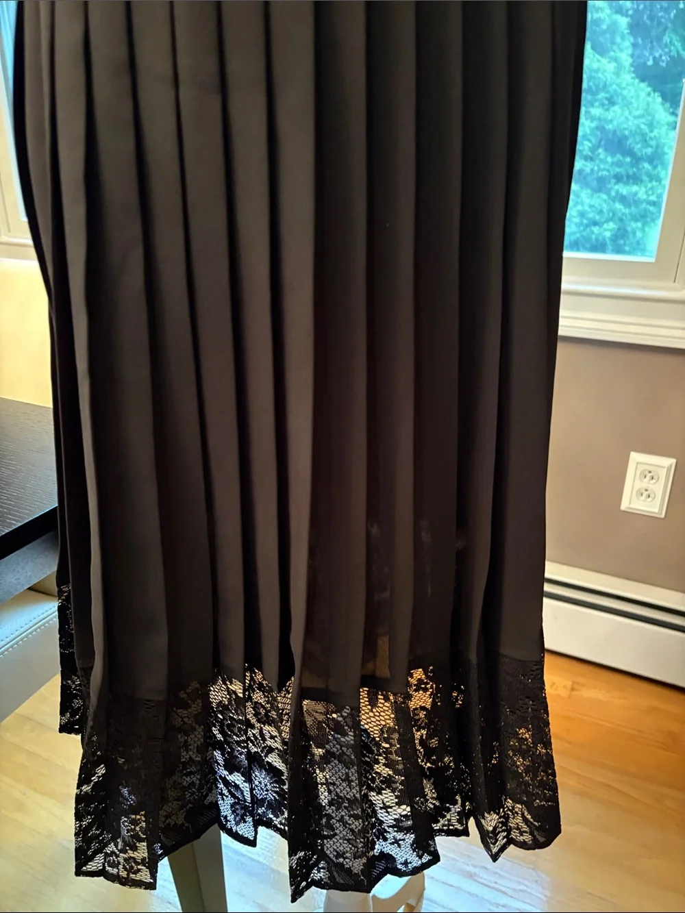 Express Black Pleated Midi Skirt with Lace Trim - Picture 6 of 6